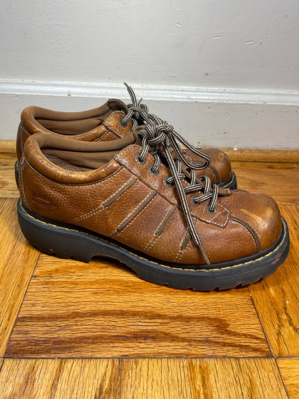 Dr. Martens Airwair Brown Leather Lace-up Oxfords 11306 men 11 chinky - Picture 2 of 10